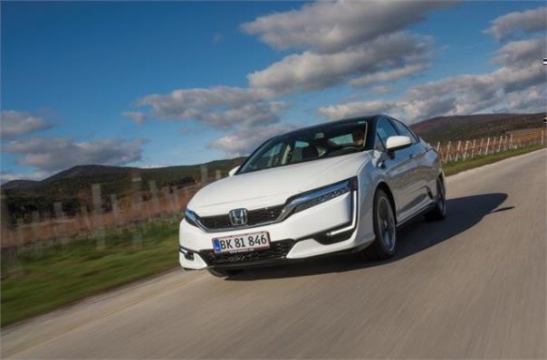 Mehrere Honda Clarity Fuel Cell-Fahrzeuge kommen im Rahmen eines emissionsfreien Shuttle-Service auf der COP23 zum Einsatz